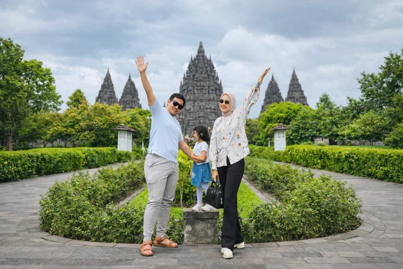 private-trip-merapi-jeep-lava-tour-bhumi-merapi-prambanan-obelix-hill-all-include-seharian